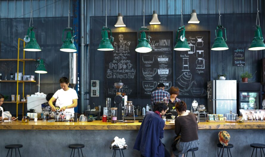 How to Be a Good Customer When Visiting a Coffee Shop or Restaurant